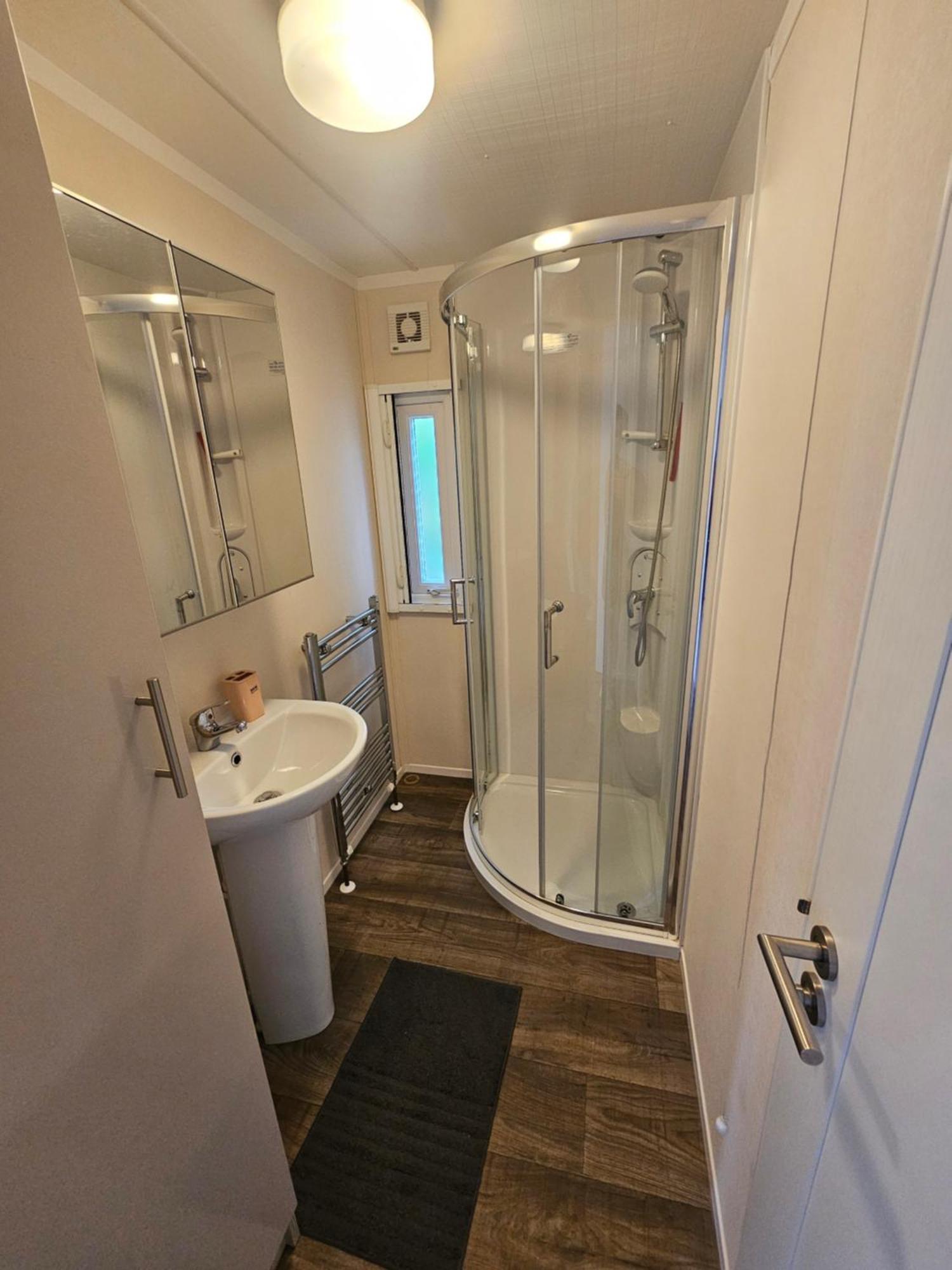 Luxe 4 Persoons Chalet Op 5 Sterren Camping Raalte Eksteriør bilde