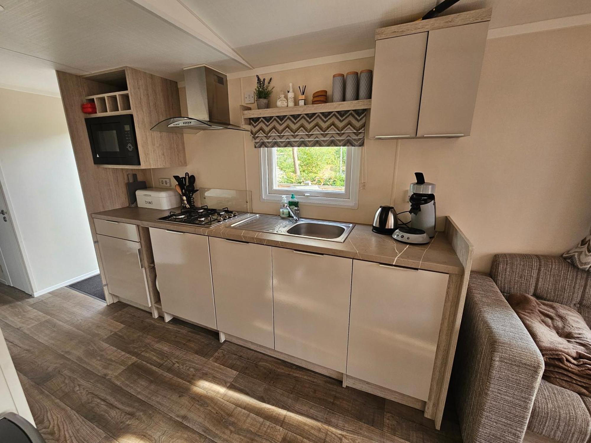 Luxe 4 Persoons Chalet Op 5 Sterren Camping Raalte Eksteriør bilde