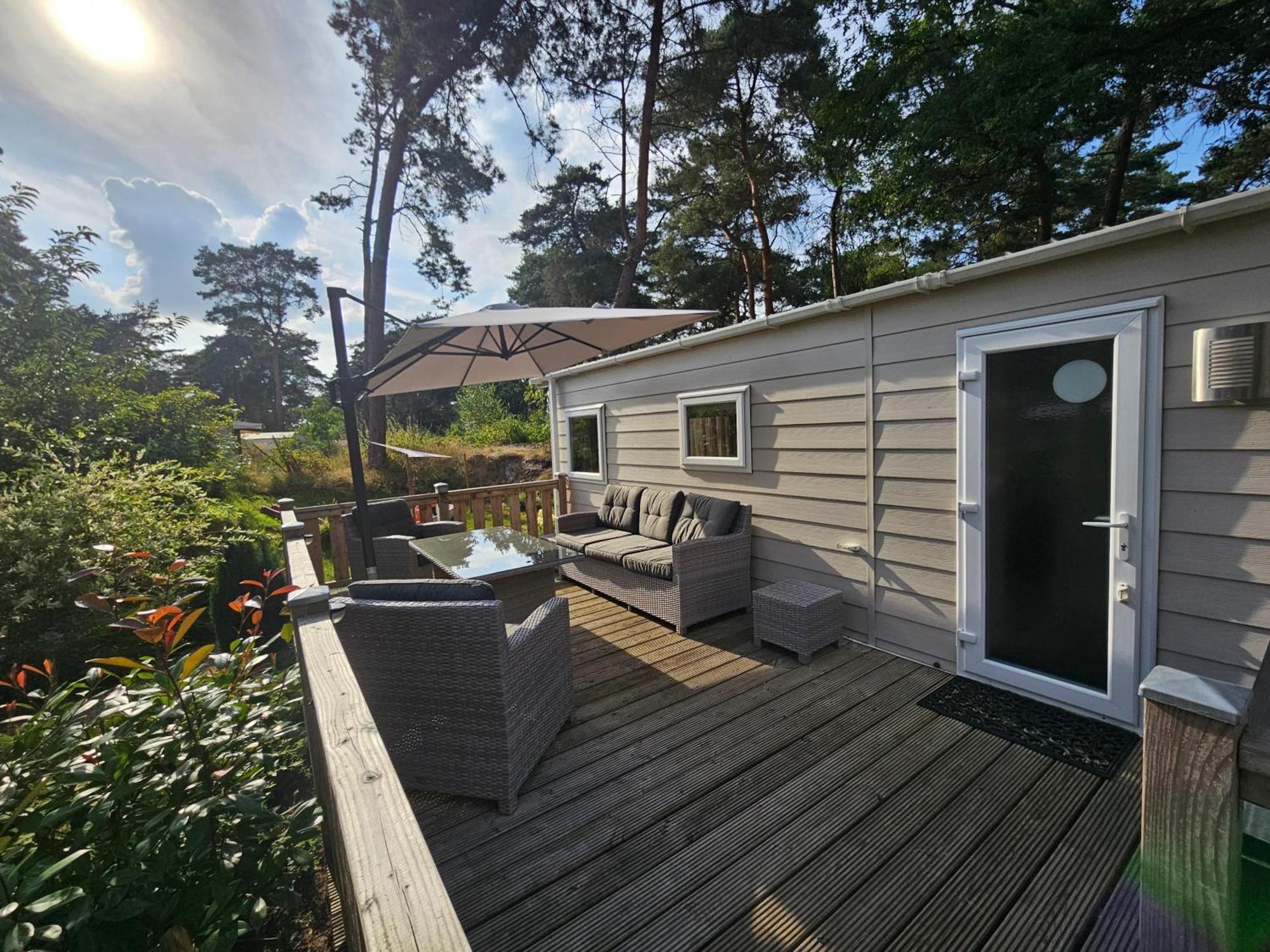 Luxe 4 Persoons Chalet Op 5 Sterren Camping Raalte Eksteriør bilde